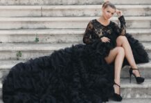 Zakaj vse več nevest nosi črno poročno obleko?